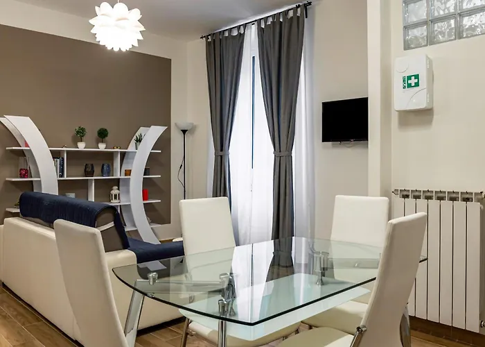 Guesthost - Mon - Pet Friendly La Spezia